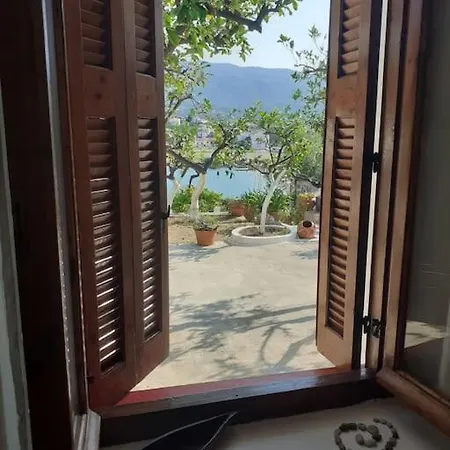 Garden Sea View *